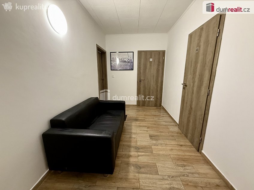 Pronájem bytu 2+kk 40 m^2 třída Vítězství, Mariánské Lázně 