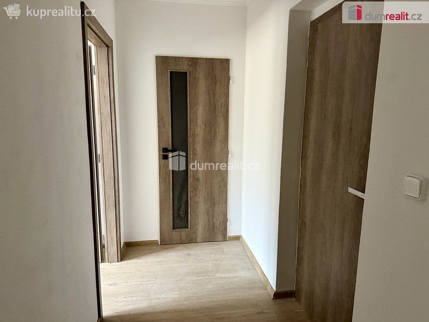 Pronájem bytu 2+kk 40 m^2 třída Vítězství, Mariánské Lázně 