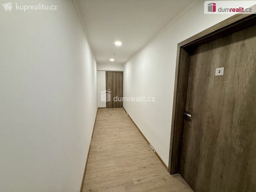 Pronájem bytu 2+kk 40 m^2 třída Vítězství, Mariánské Lázně 