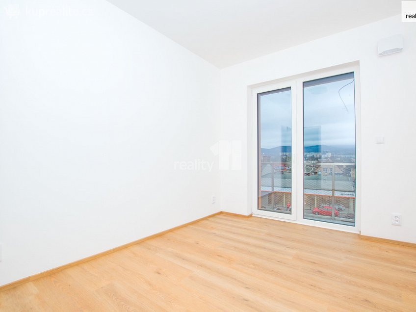 Pronájem bytu 1+kk 38 m^2 Londýnská, Liberec 