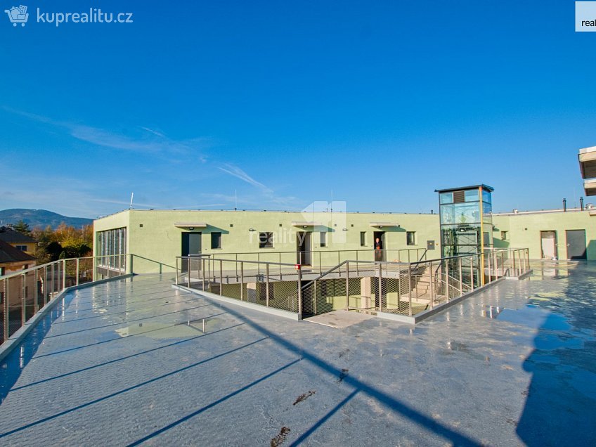 Pronájem bytu 1+kk 38 m^2 Londýnská, Liberec 