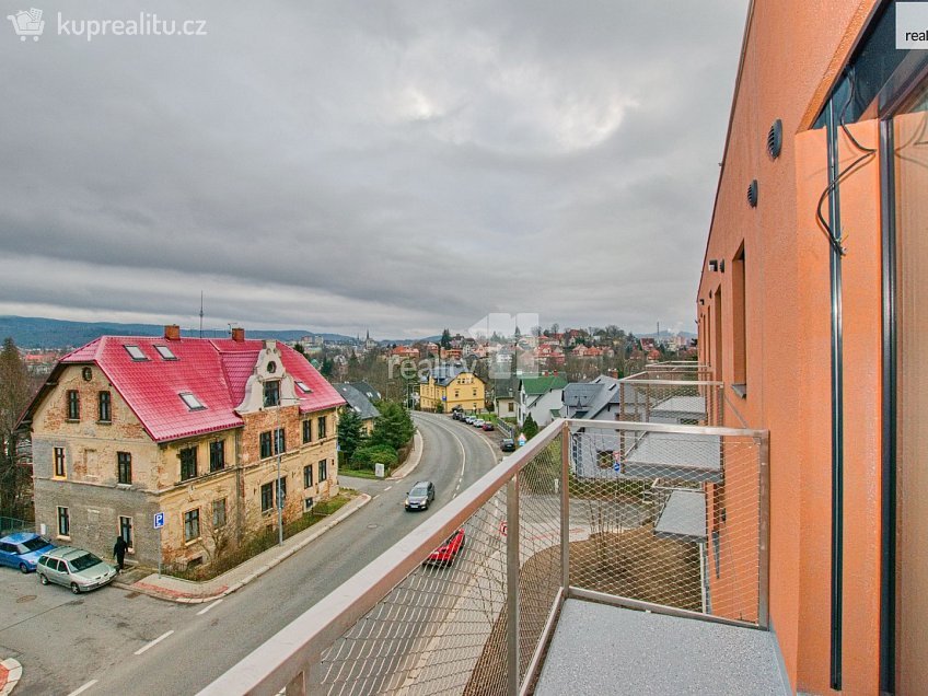 Pronájem bytu 1+kk 38 m^2 Londýnská, Liberec 