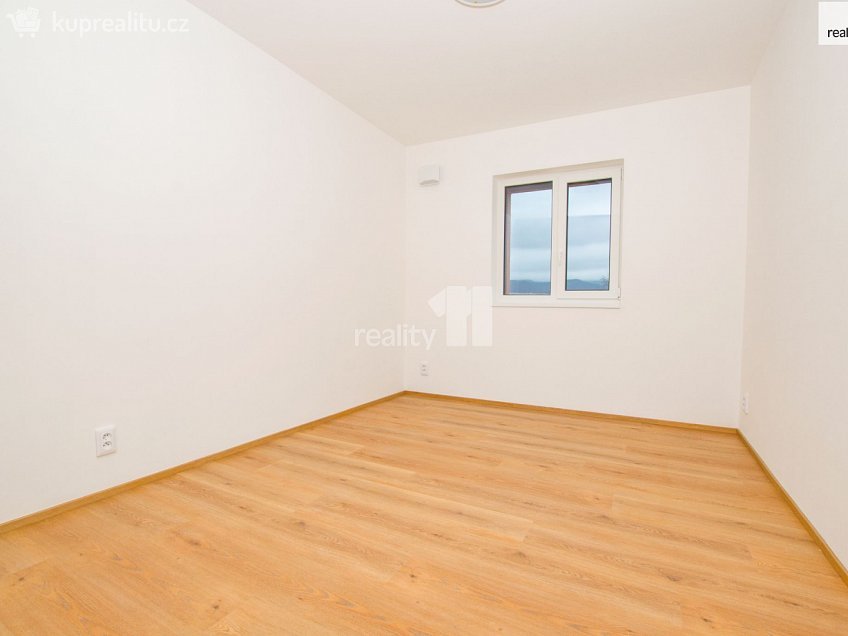Pronájem bytu 1+kk 38 m^2 Londýnská, Liberec 