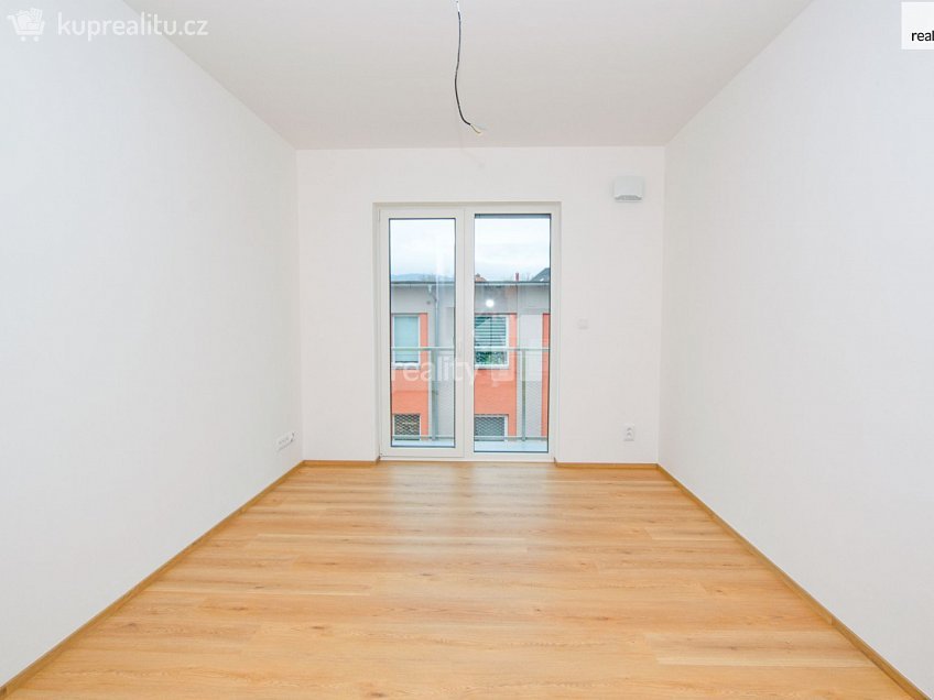 Pronájem bytu 1+kk 38 m^2 Londýnská, Liberec 