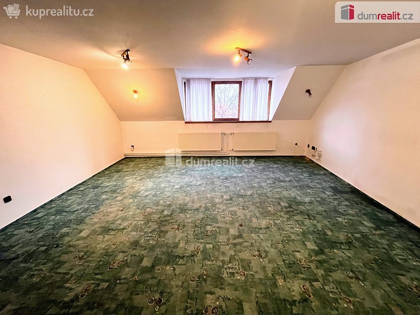 Pronájem  rodinného domu 145 m^2 Jižní, Uherské Hradiště 