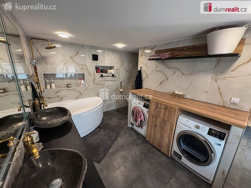 Prodej  rodinného domu 407 m^2 Onomyšl, Onomyšl 