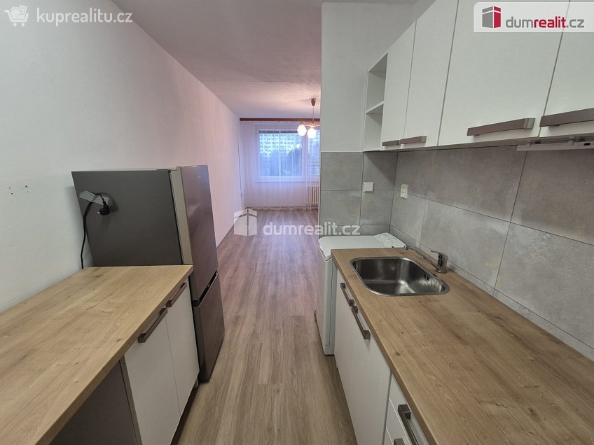 Pronájem bytu 2+kk 44 m^2 Archeologická, Praha 13 