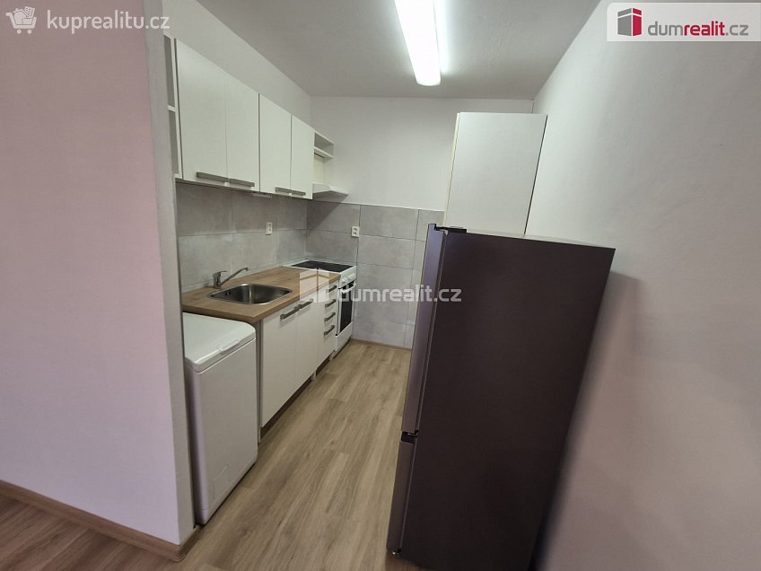 Pronájem bytu 2+kk 44 m^2 Archeologická, Praha 13 