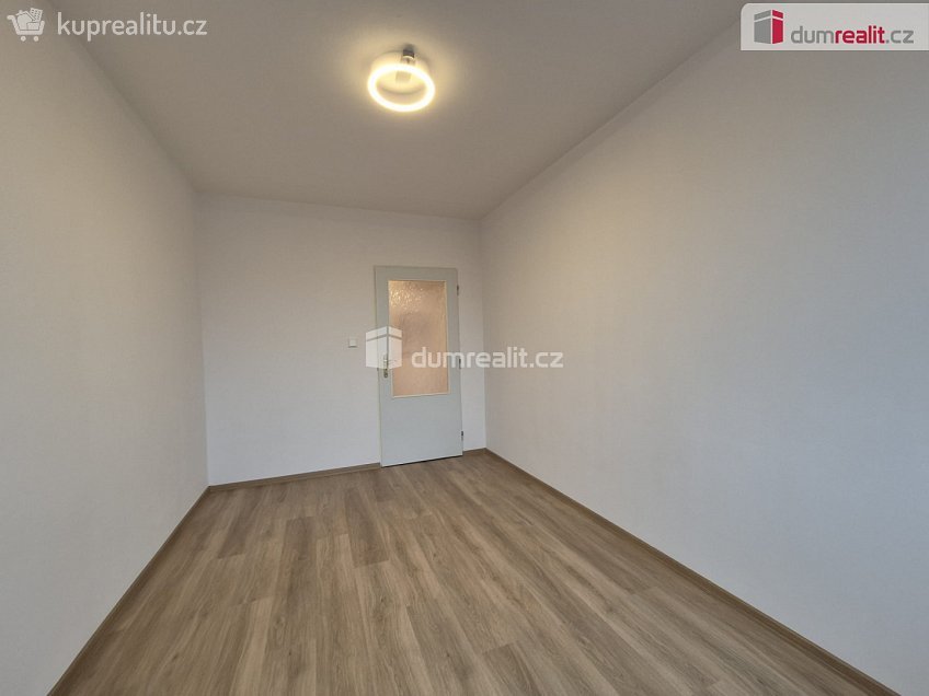 Pronájem bytu 2+kk 44 m^2 Archeologická, Praha 13 