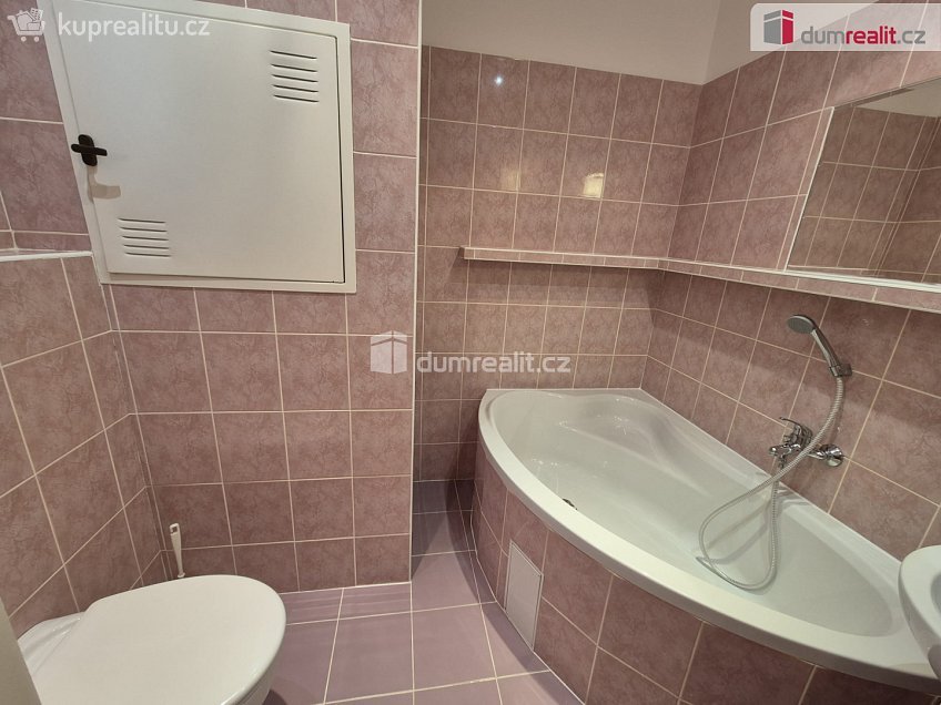 Pronájem bytu 2+kk 44 m^2 Archeologická, Praha 13 