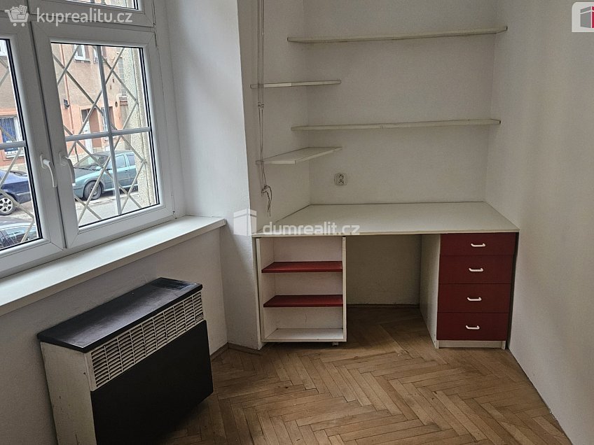 Pronájem bytu 3+kk 60 m^2 Pivovarnická, Praha 8 