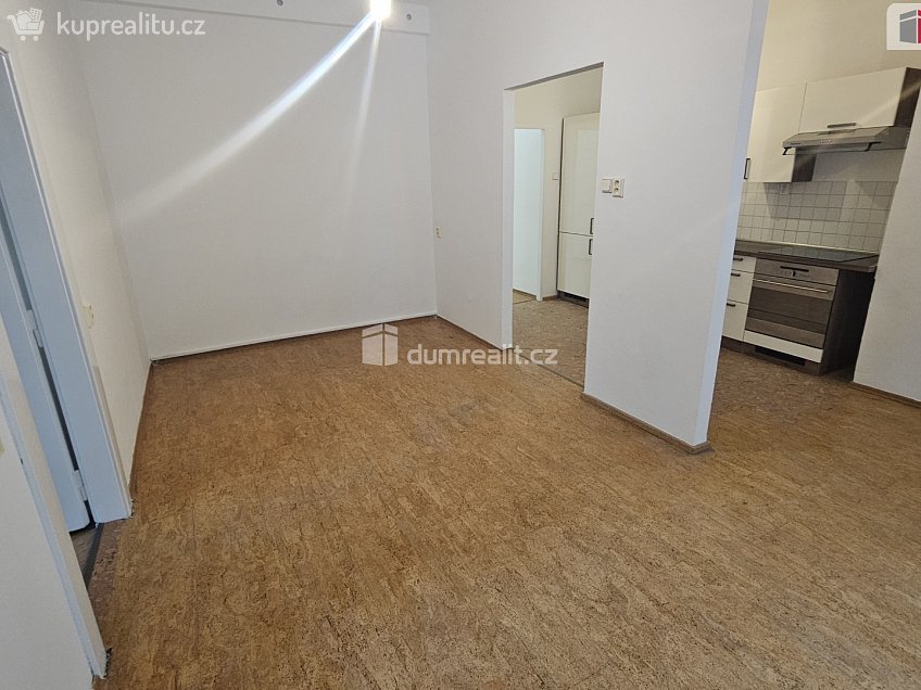 Pronájem bytu 3+kk 60 m^2 Pivovarnická, Praha 8 