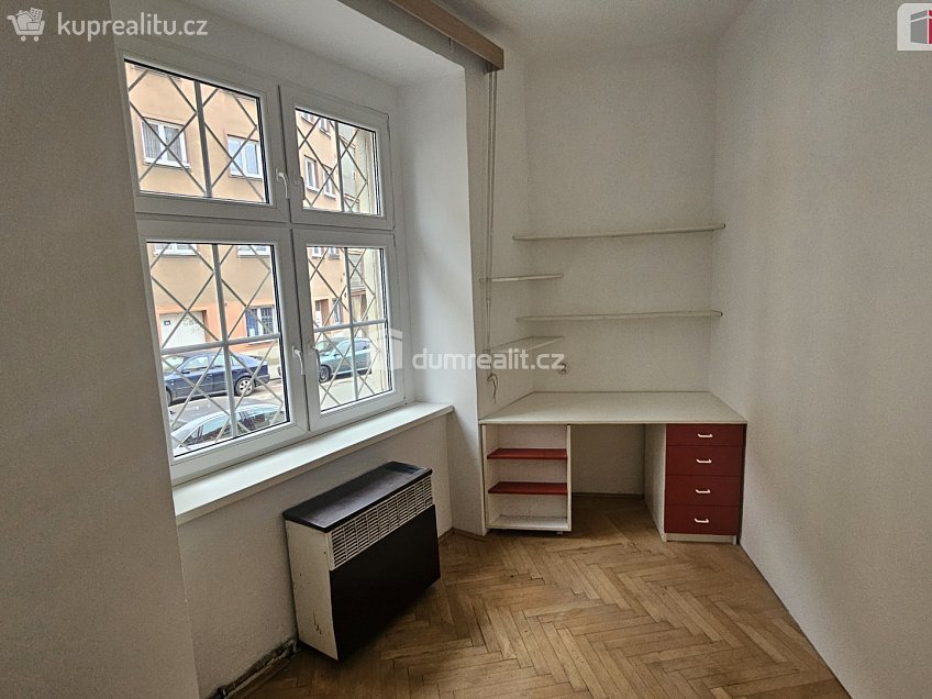 Pronájem bytu 3+kk 60 m^2 Pivovarnická, Praha 8 
