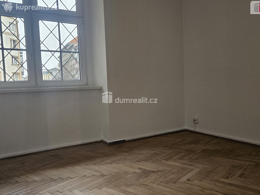 Pronájem bytu 3+kk 60 m^2 Pivovarnická, Praha 8 