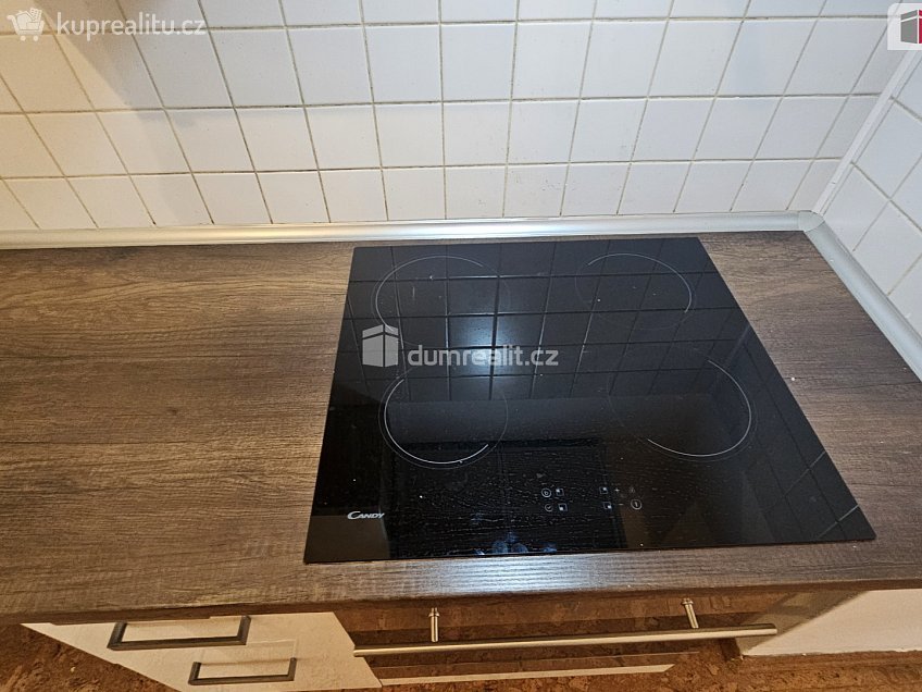 Pronájem bytu 3+kk 60 m^2 Pivovarnická, Praha 8 