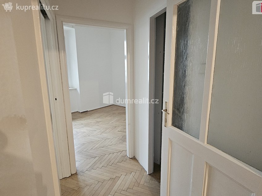 Pronájem bytu 3+kk 60 m^2 Pivovarnická, Praha 8 