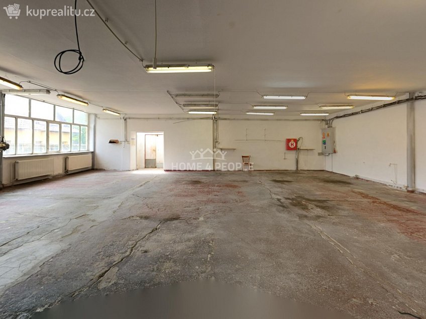 Pronájem  výrobních prostor 985 m^2 Žerotínovo nábřeží, Židlochovice 