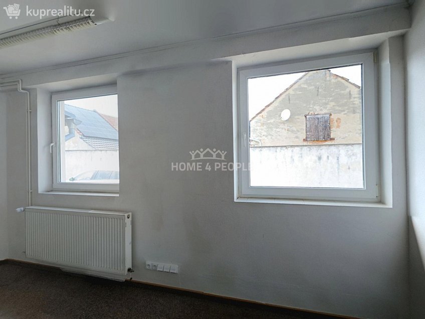 Pronájem  výrobních prostor 985 m^2 Žerotínovo nábřeží, Židlochovice 