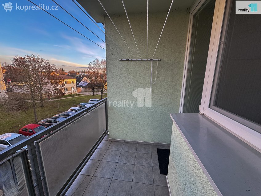 Prodej bytu 3+1 78 m^2 17. listopadu, Dobřany 