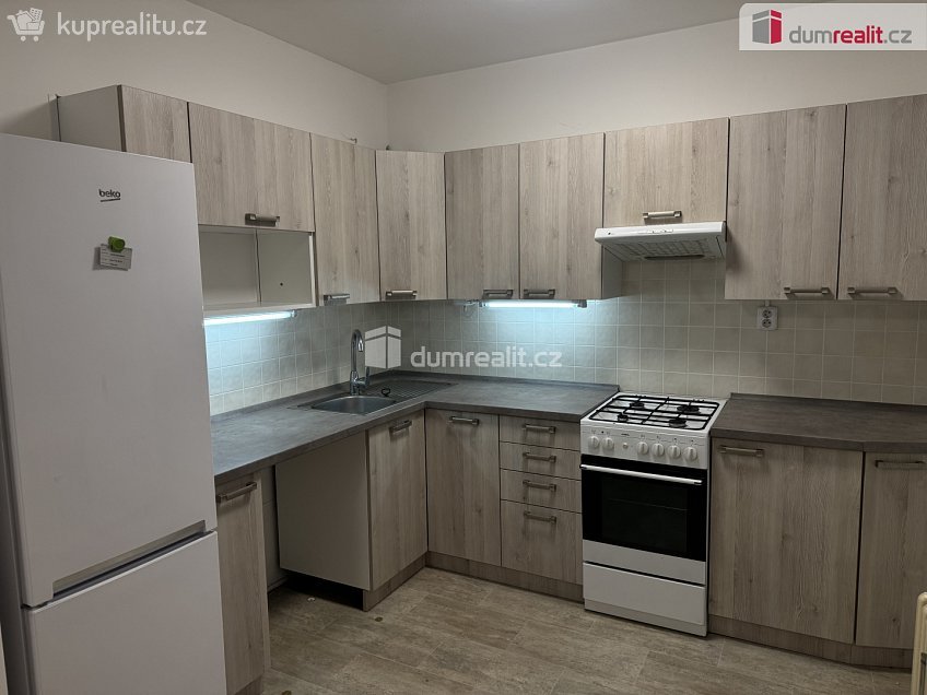 Pronájem bytu 2+kk 50 m^2 Štechova, Kladno 