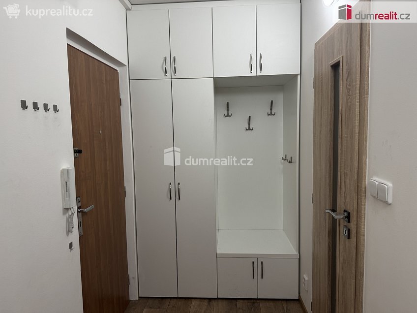 Pronájem bytu 2+kk 50 m^2 Štechova, Kladno 