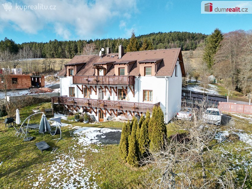 Prodej  rodinného domu 334 m^2 Zlatá Koruna, Zlatá Koruna 