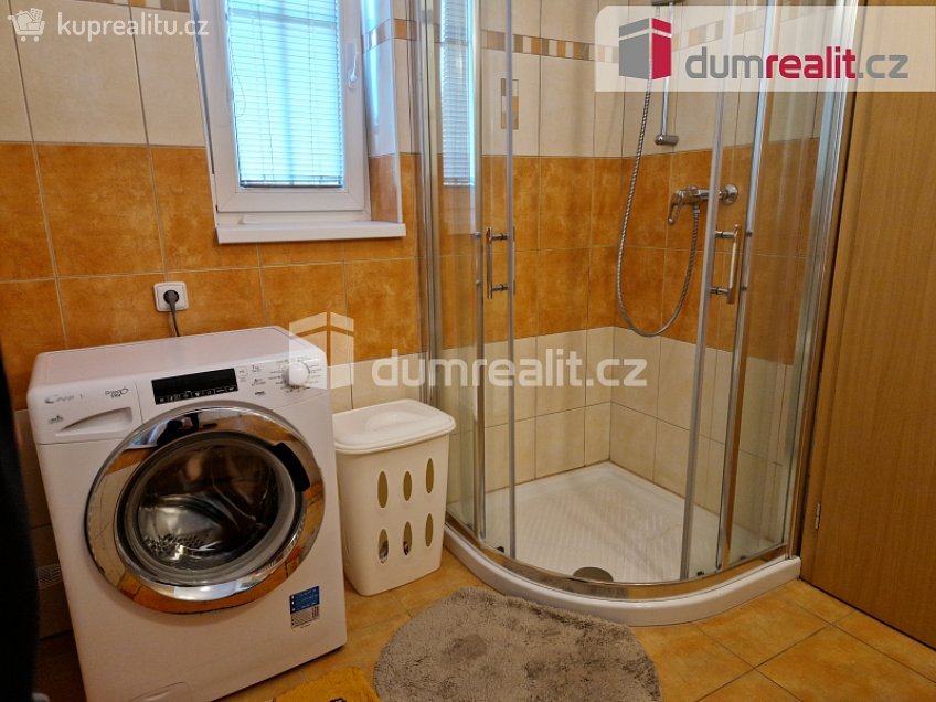 Prodej  rodinného domu 334 m^2 Zlatá Koruna, Zlatá Koruna 