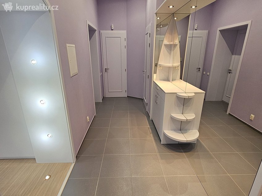 Prodej bytu 2+1 102 m^2 Hlavní třída 122, Mariánské Lázně 