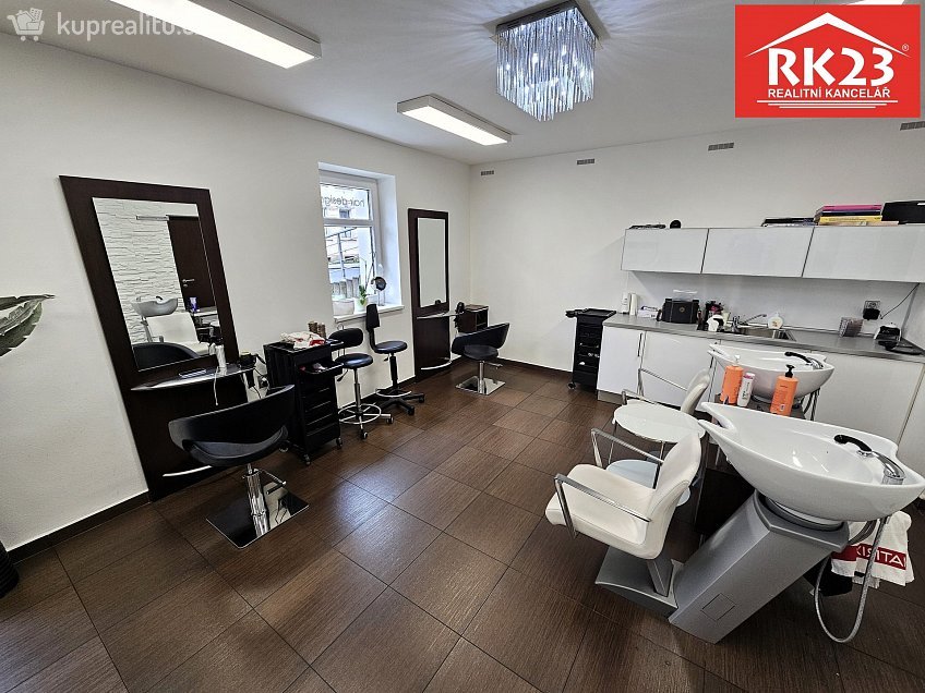 Pronájem  obchodních prostor 40 m^2 Ruská 608, Mariánské Lázně 