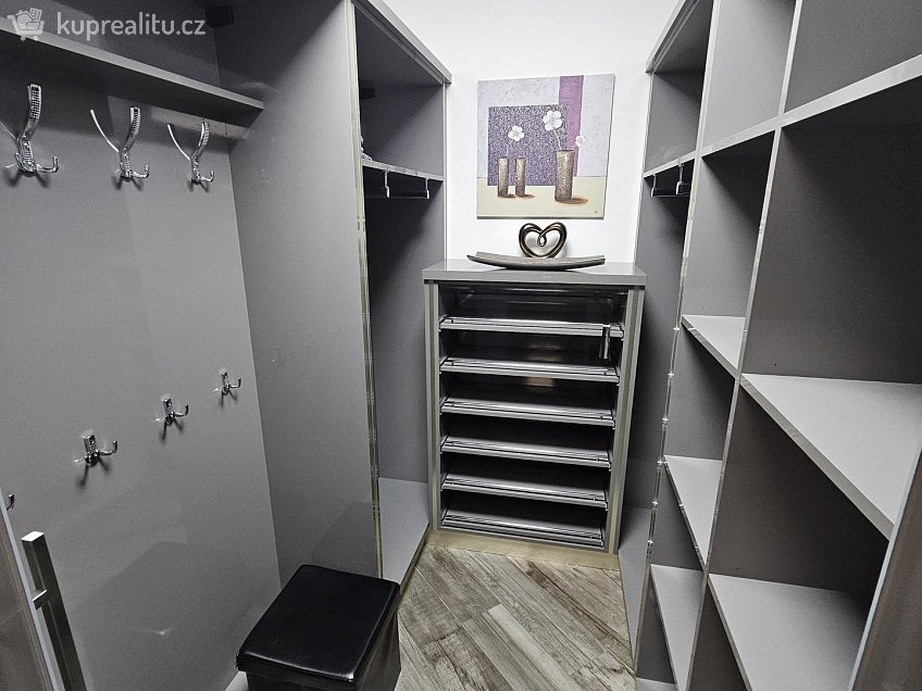 Prodej  rodinného domu 187 m^2 Ke Knížáku 487, Velká Hleďsebe 