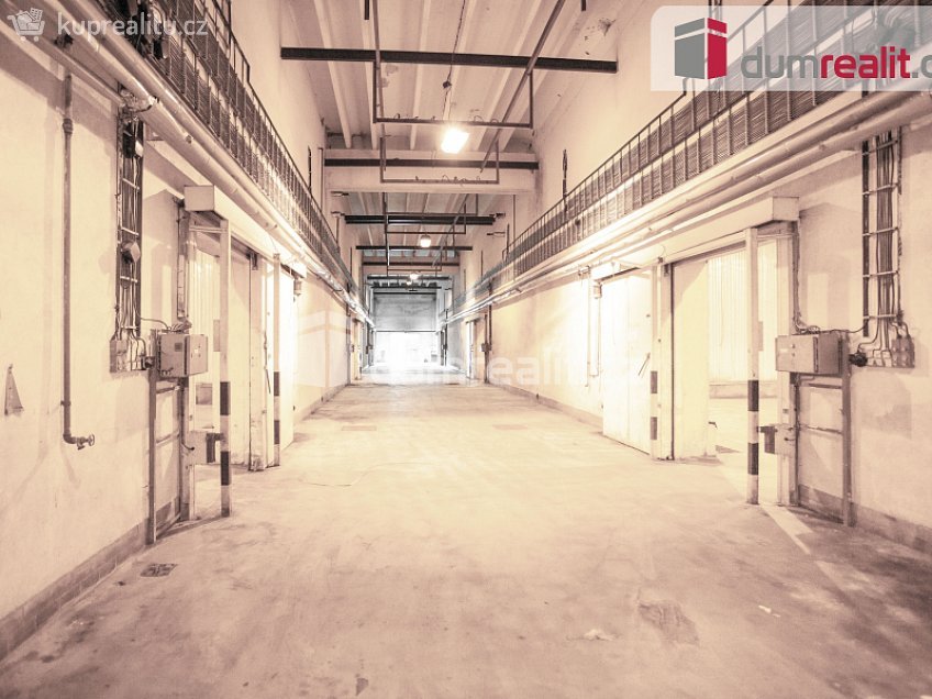 Pronájem  skladu 1582 m^2 Netolická, Lhenice 