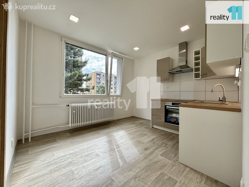 Pronájem bytu 2+1 48 m^2 Sluneční, Nový Bor 