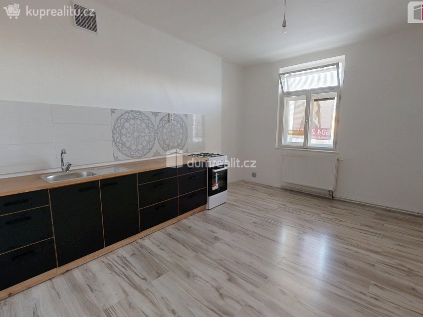 Pronájem bytu 2+1 76 m^2 Dolní náměstí, Opava 