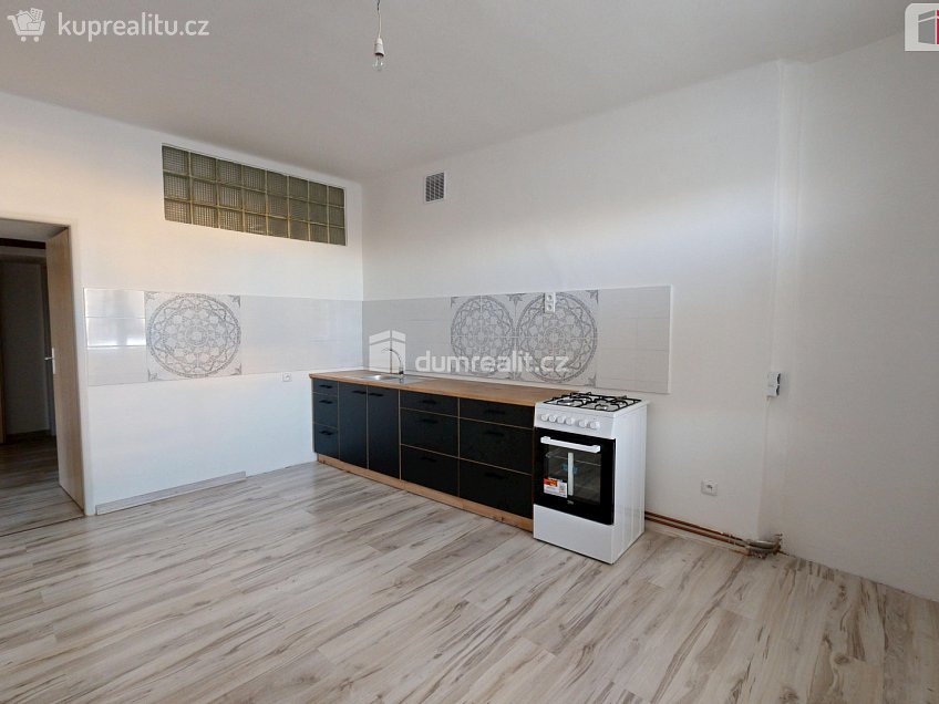 Pronájem bytu 2+1 76 m^2 Dolní náměstí, Opava 