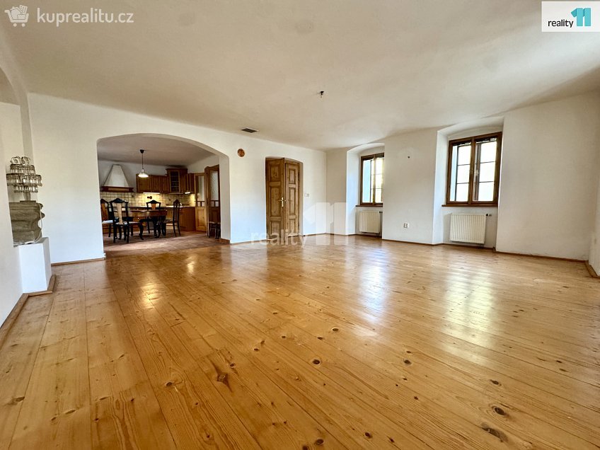 Pronájem  výrobních prostor 1027 m^2 Pražská, Dobrovíz 