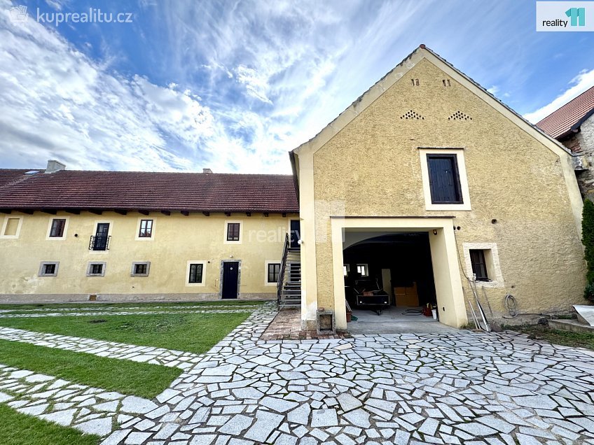 Pronájem  výrobních prostor 1027 m^2 Pražská, Dobrovíz 