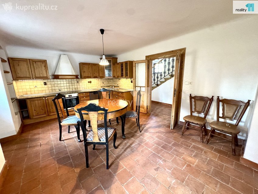 Pronájem  výrobních prostor 1027 m^2 Pražská, Dobrovíz 