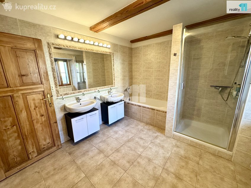 Pronájem  výrobních prostor 1027 m^2 Pražská, Dobrovíz 