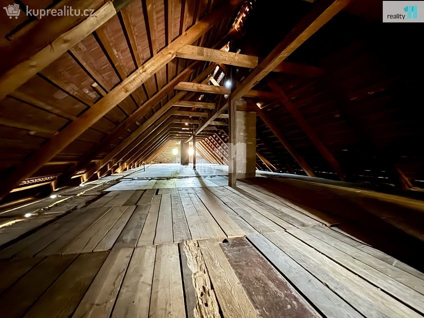 Pronájem  výrobních prostor 1027 m^2 Pražská, Dobrovíz 