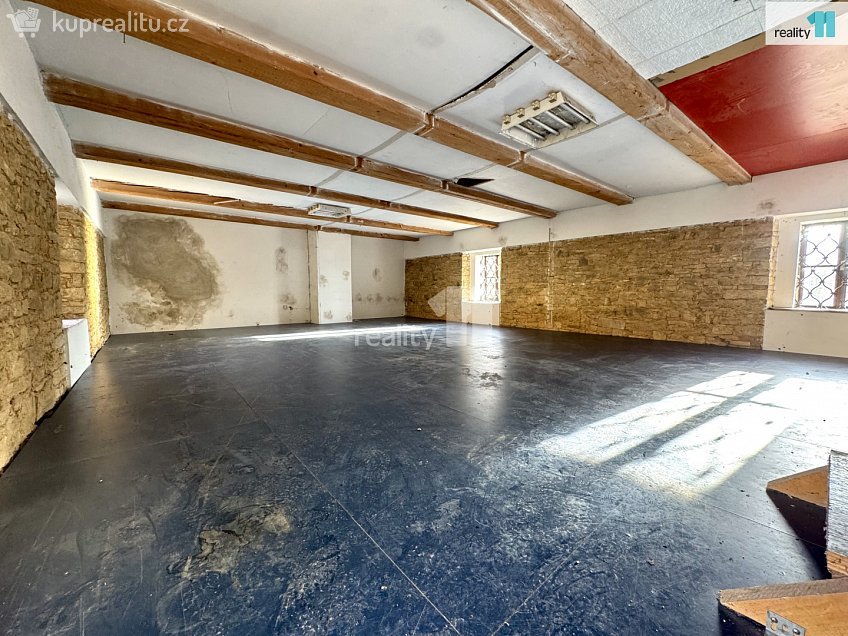 Pronájem  výrobních prostor 1027 m^2 Pražská, Dobrovíz 