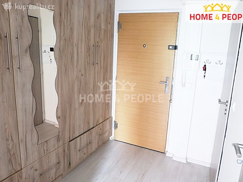 Pronájem bytu 1+kk 30 m^2 Valtická, Brno 