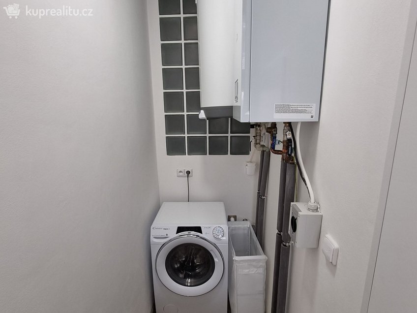 Pronájem bytu 2+kk 45 m^2 Hlavní třída 681, Mariánské Lázně 