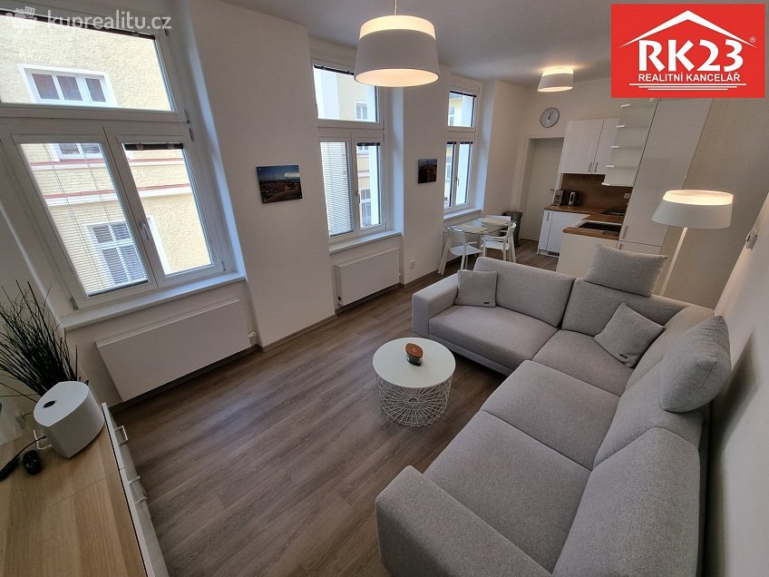 Pronájem bytu 2+kk 45 m^2 Hlavní třída 681, Mariánské Lázně 