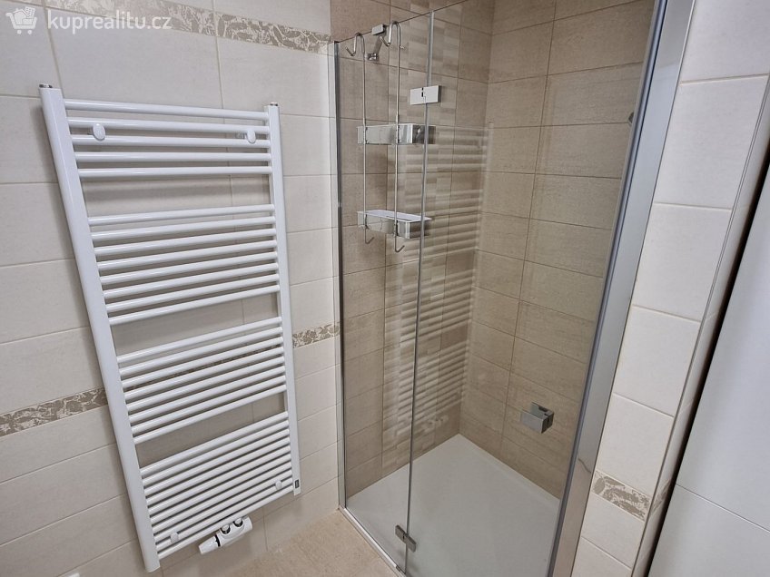 Pronájem bytu 2+kk 45 m^2 Hlavní třída 681, Mariánské Lázně 