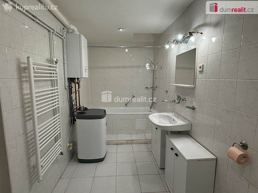 Pronájem bytu 1+1 52 m^2 Kolmá, Karlovy Vary 