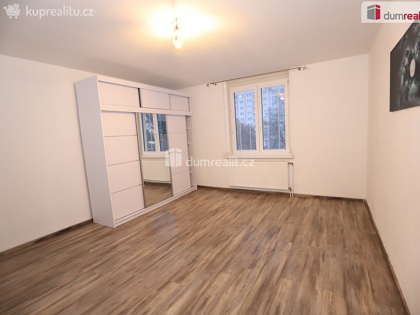 Pronájem bytu 2+1 68 m^2 Vrchlického, Cheb 