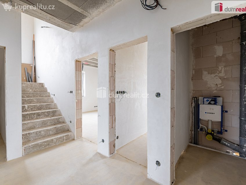 Prodej  rodinného domu 165 m^2 Jižní, Lužná 