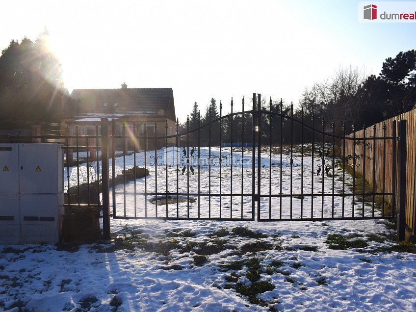 Prodej  stavebního pozemku 1180 m^2 Bělá pod Bezdězem, Bělá pod Bezdězem 