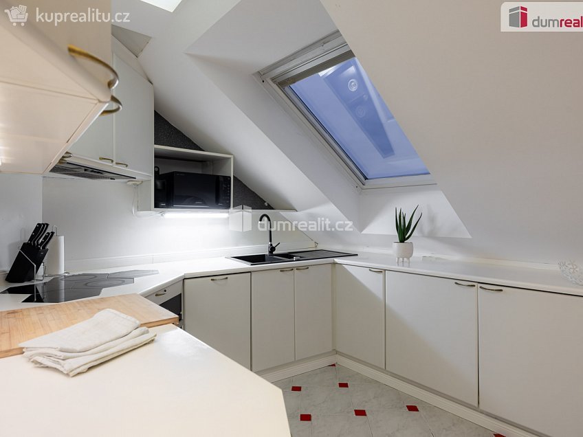 Prodej bytu 5+kk 130 m^2 Nádražní, Rakovník 