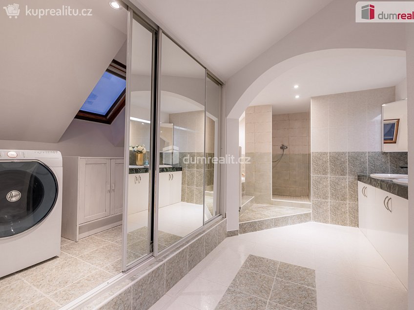 Prodej bytu 5+kk 130 m^2 Nádražní, Rakovník 